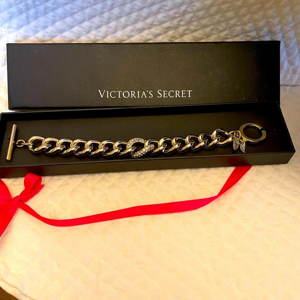 Victoria’s Secret golden chain link bracelet